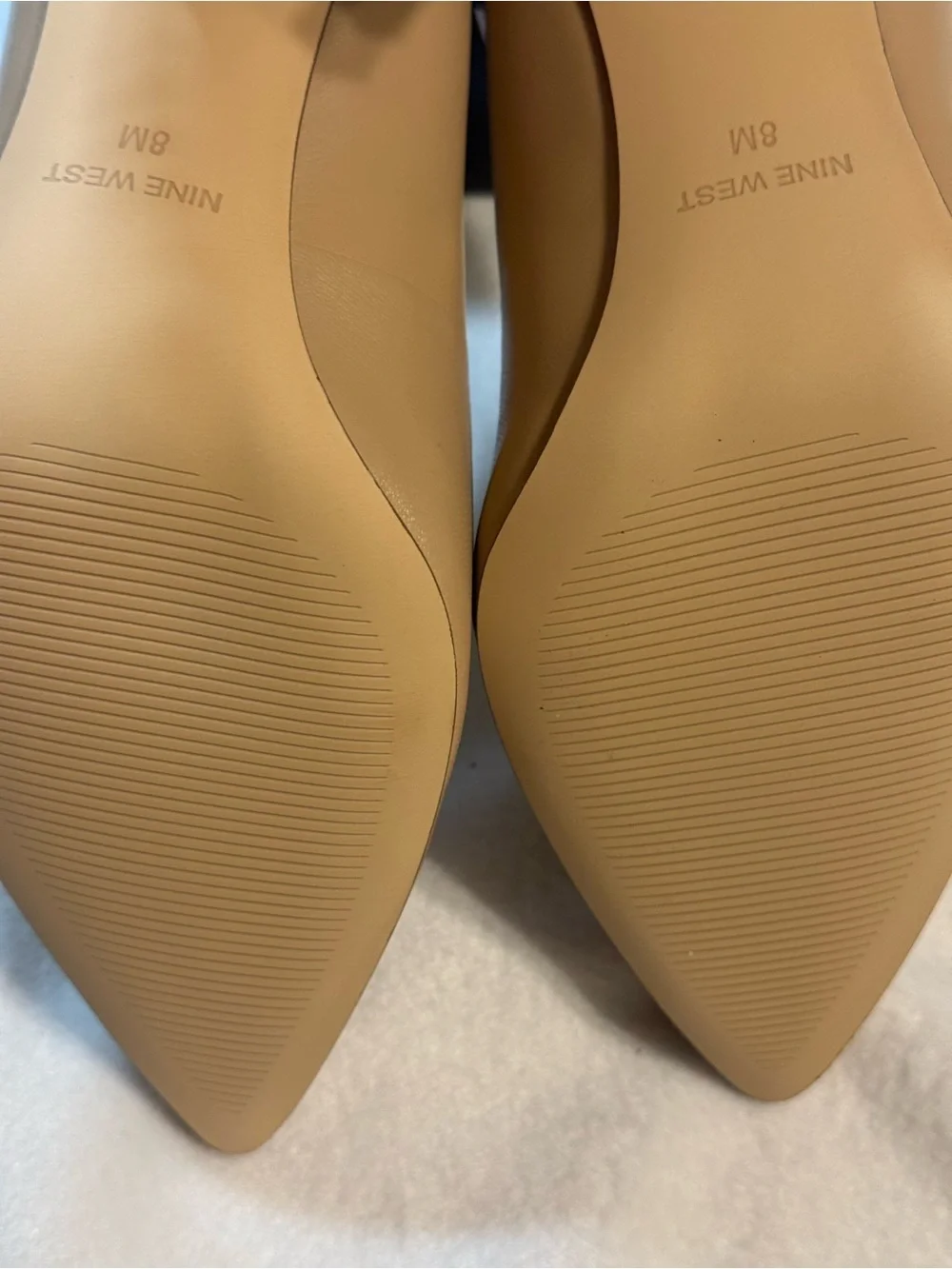 New Nine West Women’s Flax Classic Pointed-Toe  Pumps in Beige. Size 8M